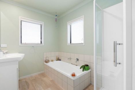 Photo of property in 86a Margaret Drive, Omokoroa, 3114