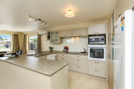 Photo of property in 12 Ropiha Street, Fitzroy, New Plymouth, 4312