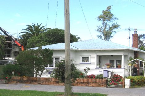 Photo of property in 37 Maranui Avenue, Point Chevalier, Auckland, 1022