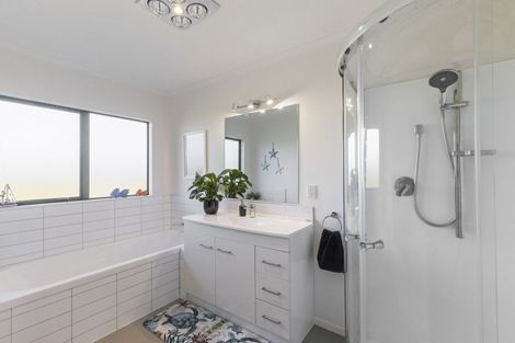 Photo of property in 76a Smart Road, Glen Avon, New Plymouth, 4312