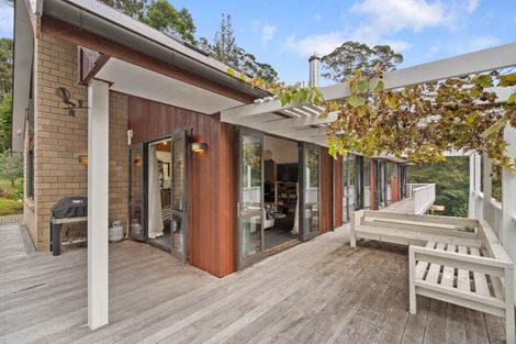 Photo of property in 140 Shaw Road, Oratia, Auckland, 0604