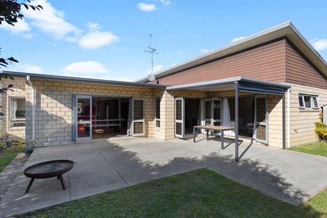 Photo of property in 18 Milbrook Place, Chartwell, Hamilton, 3210