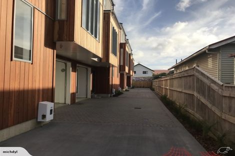 Photo of property in 3/121 Rongotai Road, Kilbirnie, Wellington, 6022