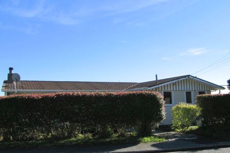 Photo of property in 3 Beverley Grove, Paparangi, Wellington, 6037