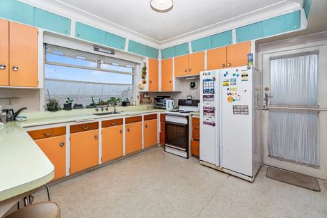 Photo of property in 60 Jaemont Avenue, Te Atatu South, Auckland, 0610