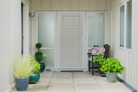 Photo of property in 115 Field Way, Waikanae Beach, Waikanae, 5036