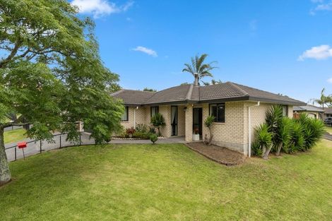 Photo of property in 17 Ruze Vida Drive, Massey, Auckland, 0614