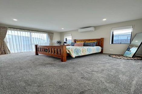 Photo of property in 8 Pakaraka Drive, Papakura, 2110