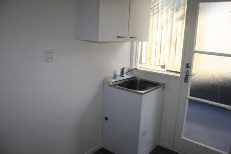 Photo of property in 2/119 Nile Road, Milford, Auckland, 0620