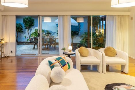 Photo of property in 6 Stormont Place, Kingston, Wellington, 6021