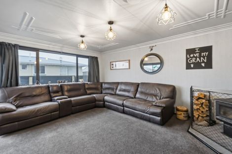 Photo of property in 215 Mcquarrie Street, Kingswell, Invercargill, 9812