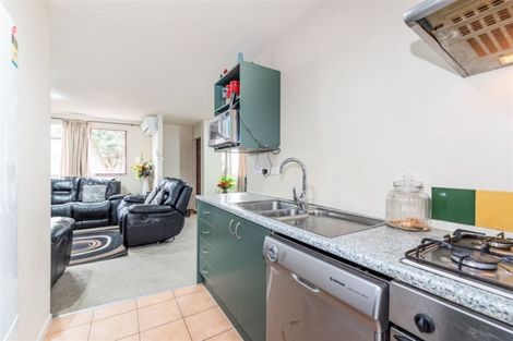 Photo of property in 57 Woodbank Drive, Glen Eden, Auckland, 0602