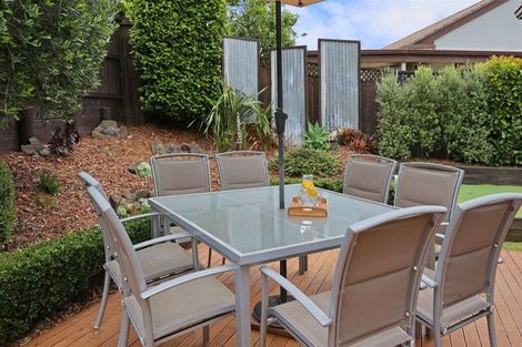 Photo of property in 22 Graven Court, Henderson, Auckland, 0612
