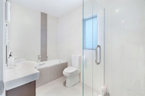 Photo of property in 5 Mulroy Place, Pinehill, Auckland, 0632