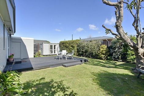 Photo of property in 5 Hannah Place, Redwood, Christchurch, 8051