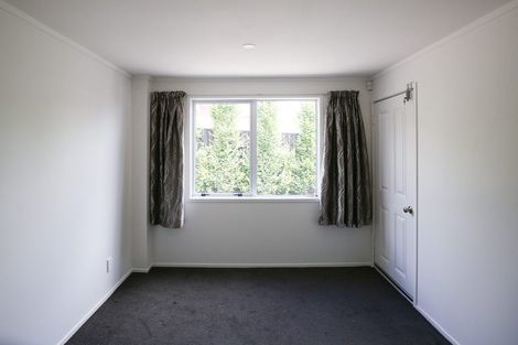 Photo of property in 2/26 Sunnyhill Crescent, Sunnyhills, Auckland, 2010