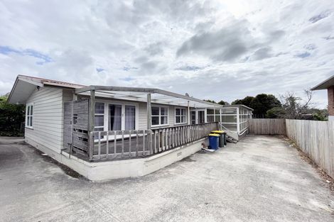 Photo of property in 304 Te Atatu Road, Te Atatu South, Auckland, 0610