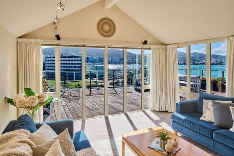 Photo of property in 63 Roxburgh Street, Mount Victoria, Wellington, 6011