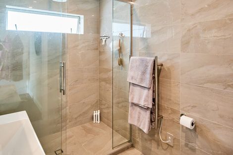 Photo of property in 10 Madeira Close, Whitby, Porirua, 5024