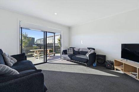 Photo of property in 24 Atutahi Lane, Papamoa, 3118