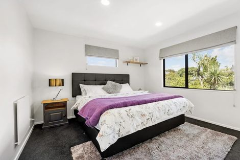 Photo of property in 6a Tallington Crescent, Torbay, Auckland, 0630