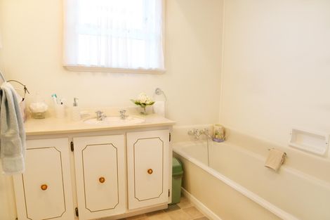 Photo of property in 2 Rothery Road, Hillpark, Auckland, 2102