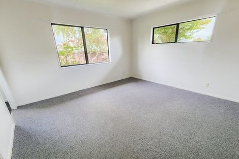 Photo of property in 2 Lydia Place, Kelvin Grove, Palmerston North, 4414