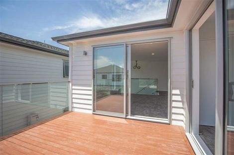 Photo of property in 4 Toanui Road, Hobsonville, Auckland, 0616