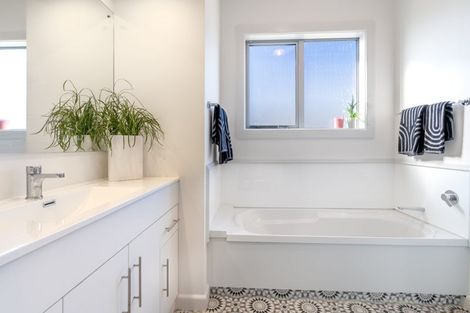 Photo of property in 26 Lincoln Road, Hillmorton, Christchurch, 8024