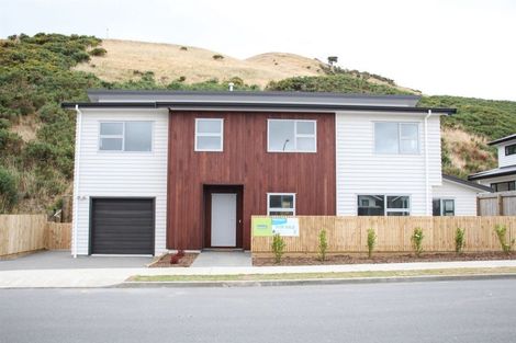 Photo of property in 27 Farnworth Terrace, Churton Park, Wellington, 6037