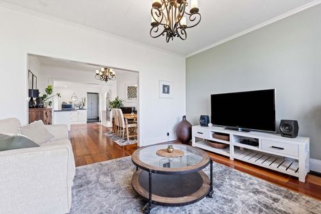 Photo of property in 18 David Street, Westown, New Plymouth, 4310