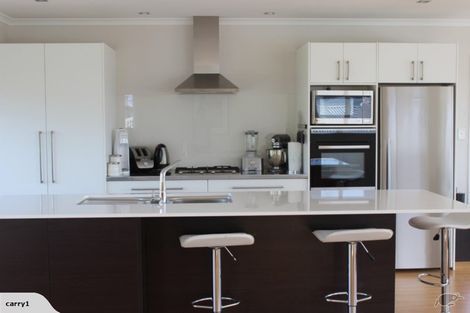 Photo of property in 584 Beach Road, Rothesay Bay, Auckland, 0630