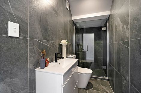 Photo of property in 240b Whitney Street, Blockhouse Bay, Auckland, 0600