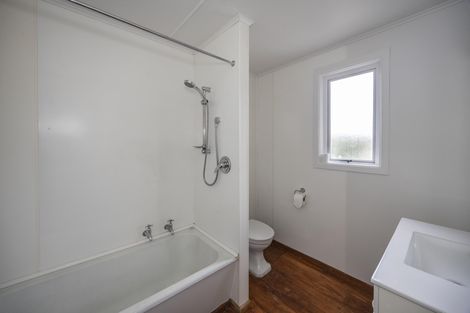 Photo of property in 28 Awamoa Road, Holmes Hill, Oamaru, 9401