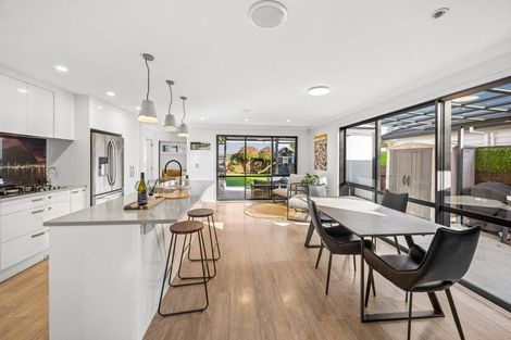 Photo of property in 14 Kahika Grove, Huapai, Kumeu, 0810