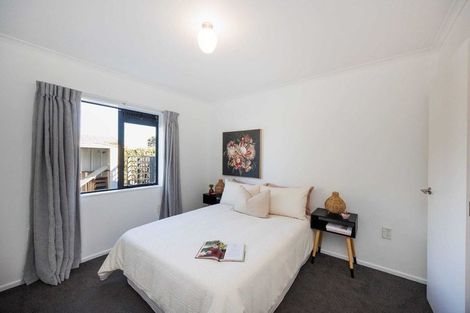 Photo of property in 2 Pinedale Parade, Milson, Palmerston North, 4414