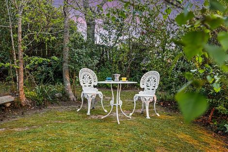 Photo of property in 2/220 East Coast Road, Forrest Hill, Auckland, 0620