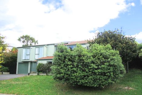 Photo of property in 2 Tapestry Grove, Silverstream, Upper Hutt, 5019