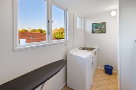 Photo of property in 16 Kopanga Road, Havelock North, 4130