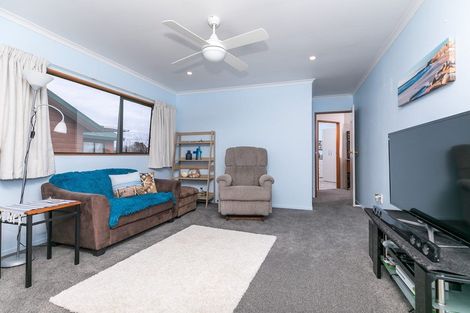 Photo of property in 64 Dixon Road, Glenview, Hamilton, 3206