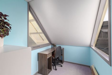 Photo of property in 2 Hobday Lane, Mount Pleasant, Christchurch, 8081