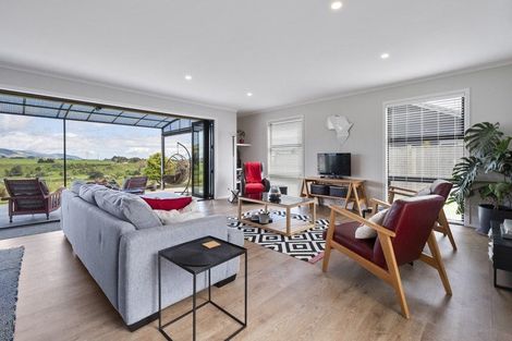 Photo of property in 32 Varsity Heights, Fitzherbert, Palmerston North, 4410