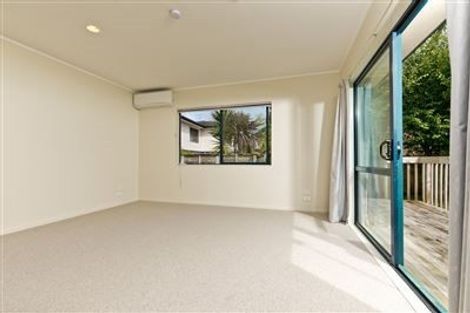 Photo of property in 12a Firle Place, Green Bay, Auckland, 0604