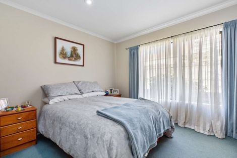 Photo of property in 74 Wairere Road, The Gardens, Auckland, 2105