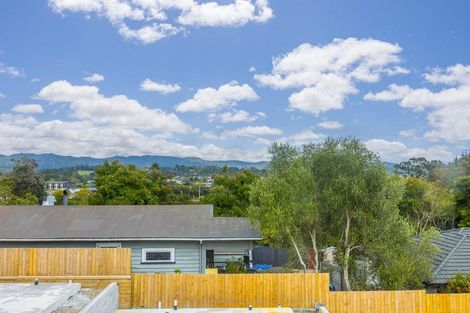 Photo of property in 10 Seymour Road, Sunnyvale, Auckland, 0612