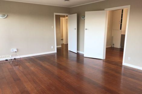 Photo of property in 868 East Coast Road, Northcross, Auckland, 0630