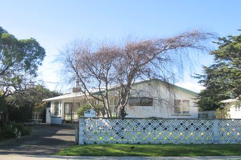 Photo of property in 19 Mazengarb Road, Paraparaumu Beach, Paraparaumu, 5032