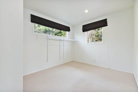 Photo of property in 28 Nor'east Drive, Northcross, Auckland, 0632