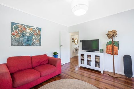 Photo of property in 63 Airlie Road, Plimmerton, Porirua, 5026