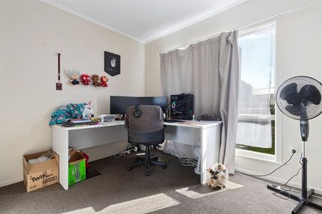 Photo of property in 1 Lilac Street, Melville, Hamilton, 3206